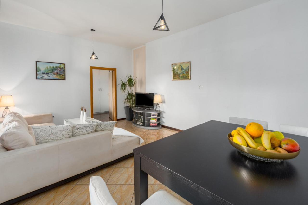 Apartments Zomzi Porec Exterior photo