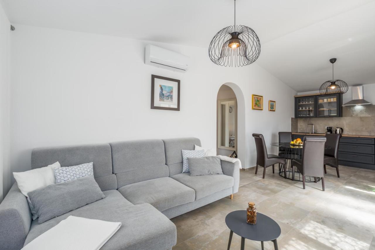 Apartments Zomzi Porec Exterior photo