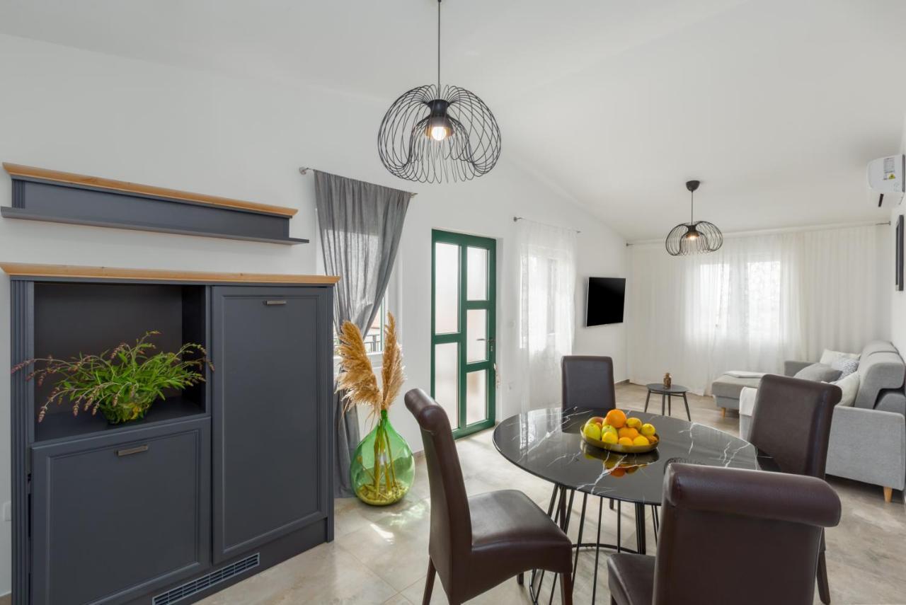 Apartments Zomzi Porec Exterior photo